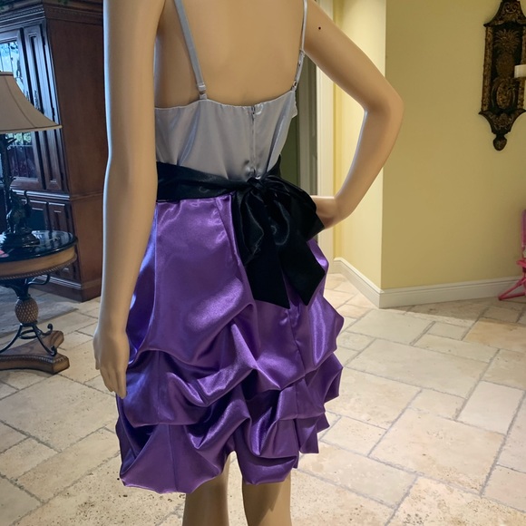 Iz byer dress perfect for a cocktail or formal - Picture 3 of 6